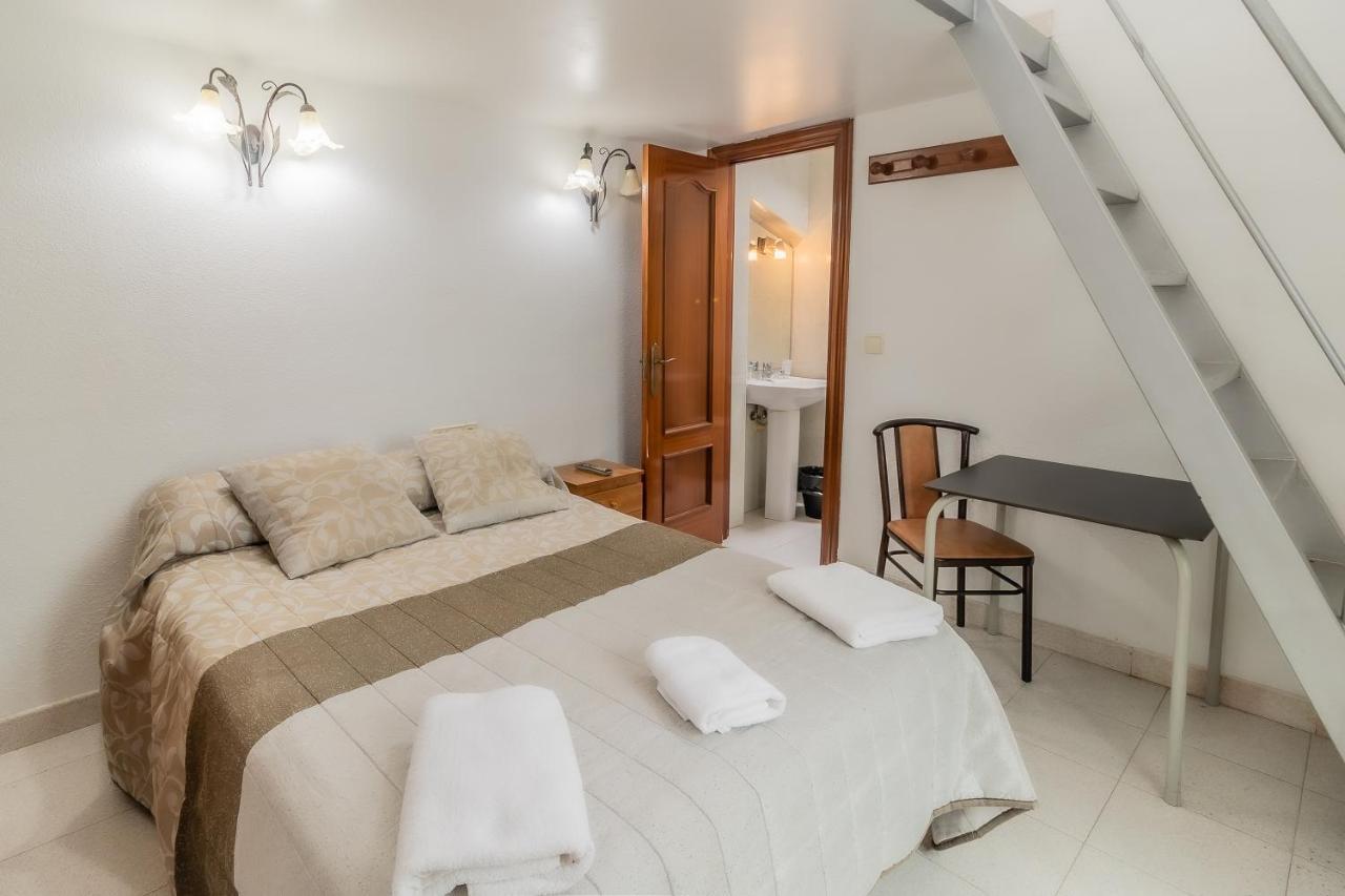 Hostal - Restaurante La Buena Villa By Vivere Stays Villalonquejar Екстер'єр фото