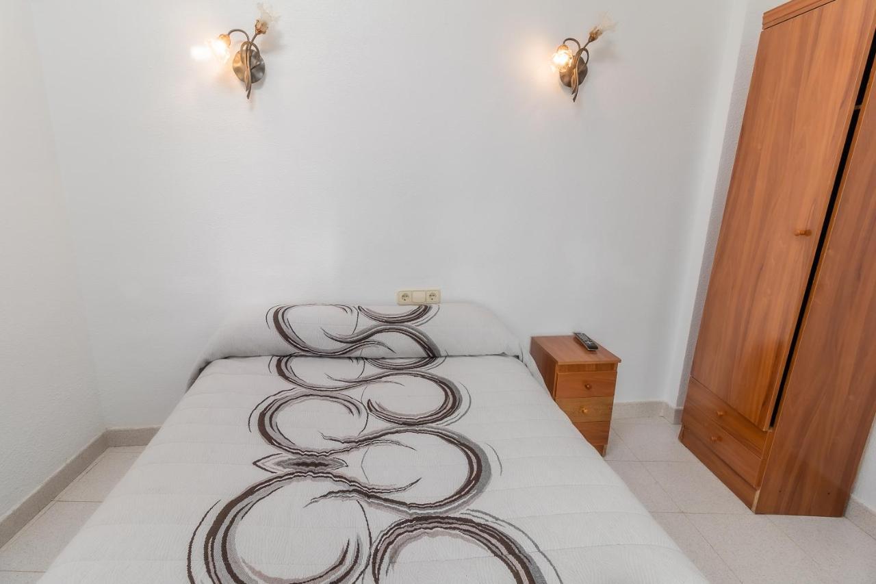 Hostal - Restaurante La Buena Villa By Vivere Stays Villalonquejar Екстер'єр фото