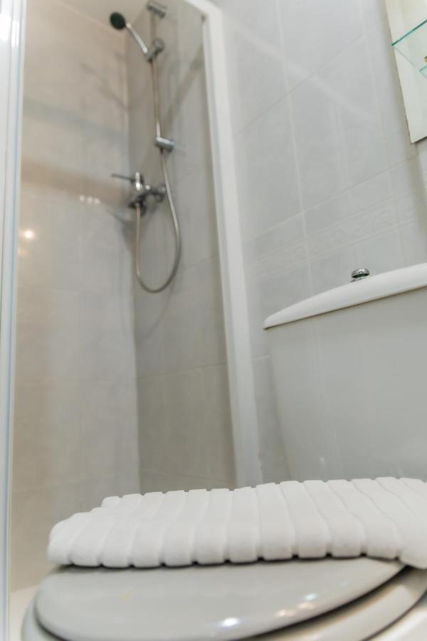 Hostal - Restaurante La Buena Villa By Vivere Stays Villalonquejar Екстер'єр фото