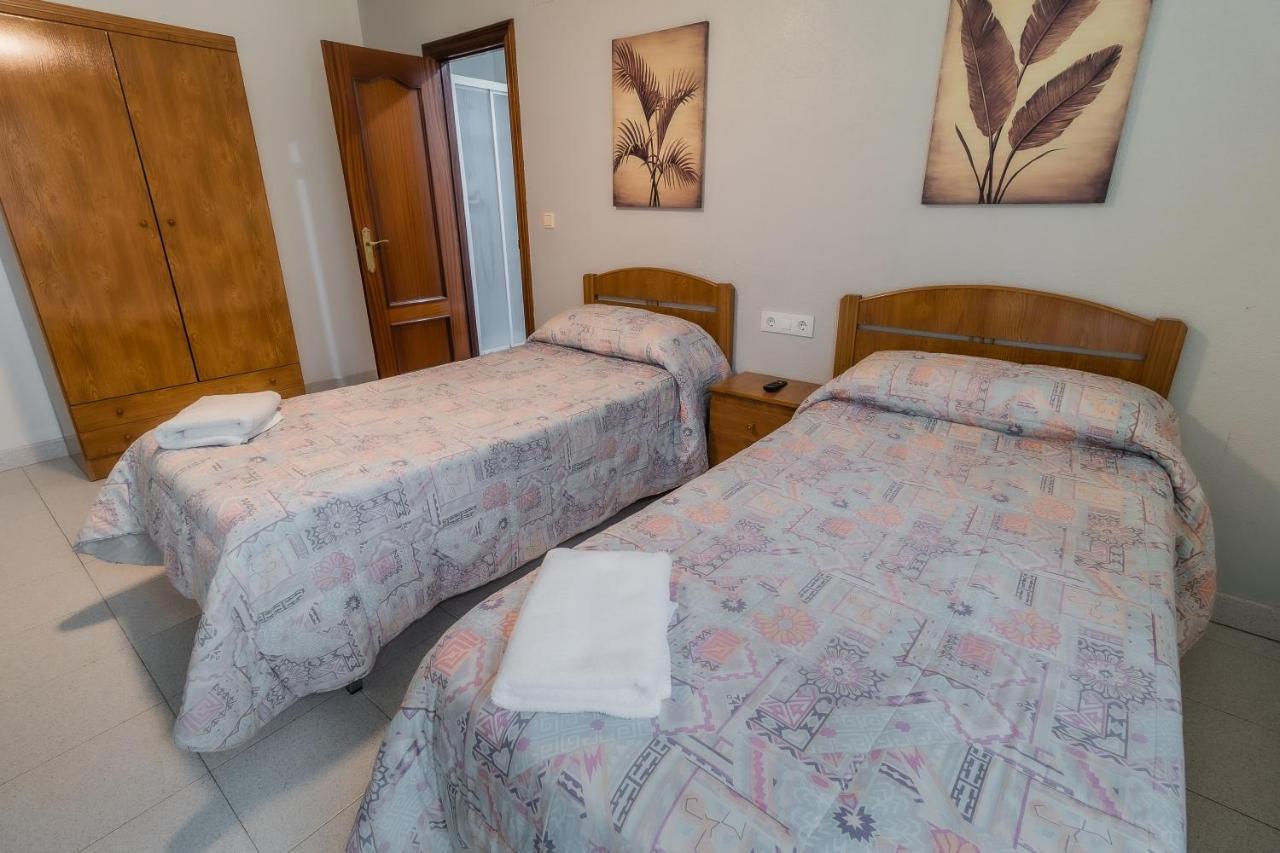 Hostal - Restaurante La Buena Villa By Vivere Stays Villalonquejar Екстер'єр фото